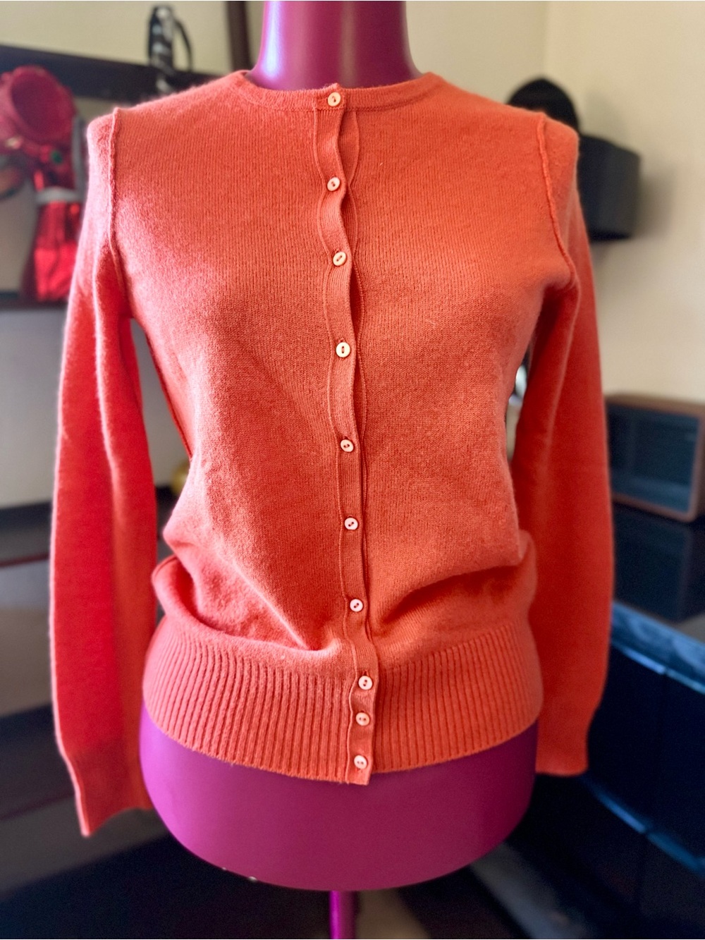 Sutton Cashmere Women’s Coral Button-Front Blend cardigan